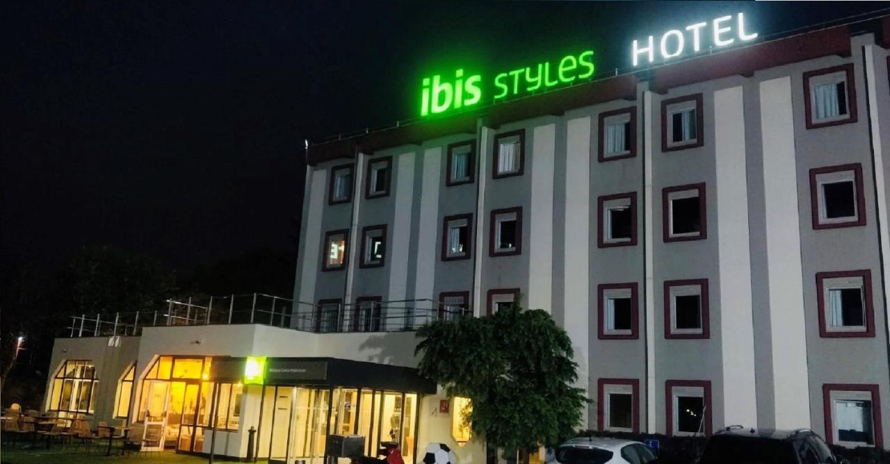 Hotel Ibis Styles Bobigny Centre Préfecture Exterior foto